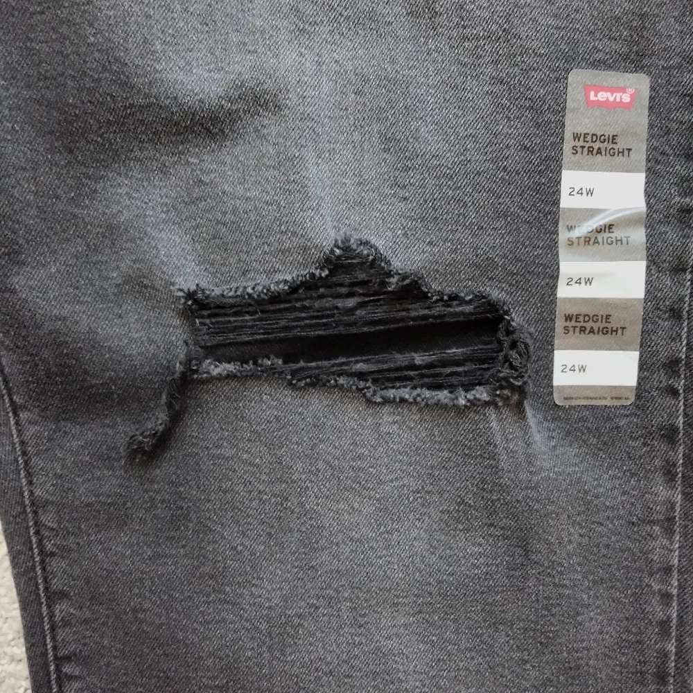 NWT 24W Levi's Wedgie Straight Distressed Jeans - Picture 8 of 14